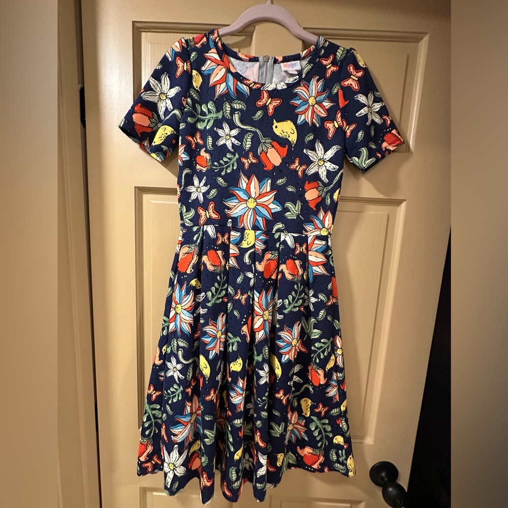 COPY - Lularoe Amelia size SMALL. Excellent condition. Considered a “unicorn”.